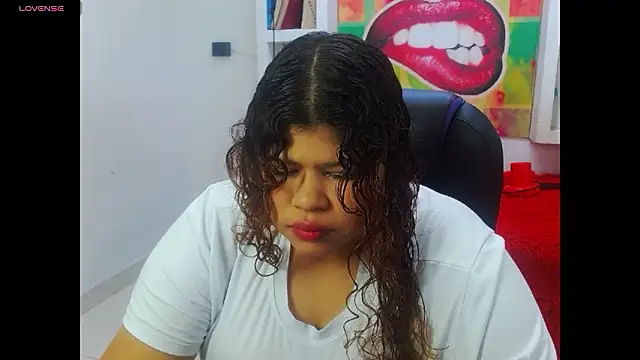 Snapshot of Cloe_r chatting on February 4, 10:36 pm Cloe r online show from February 4, 10:36 pm