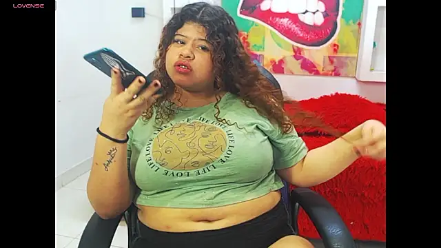 Snapshot of Cloe_r chatting on February 13, 4:25 pm Cloe r online show from February 13, 4:25 pm