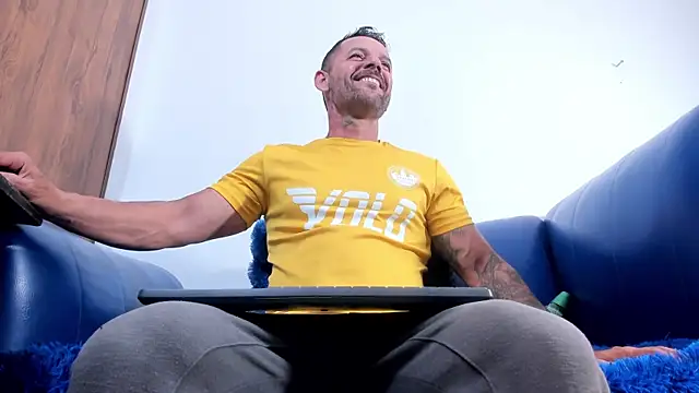 Snapshot of HardenedDad chatting on February 25, 7:23 pm HardenedDad online show from February 25, 7:23 pm