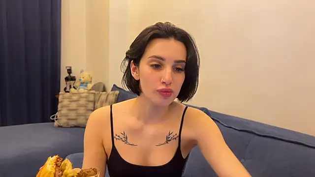 Snapshot of BlackFox_V chatting on February 12, 10:27 pm BlackFox V online show from February 12, 10:27 pm