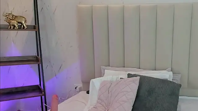 ViolettaRousee  online show from April 16, 10:45 pm