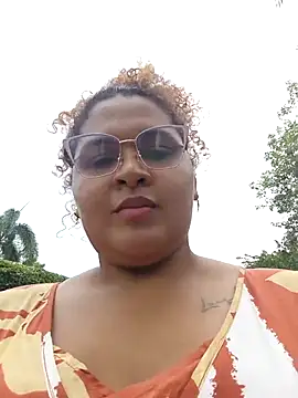 Snapshot of AdinaSkaly chatting on February 23, 9:23 pm AdinaSkaly online show from February 23, 9:23 pm