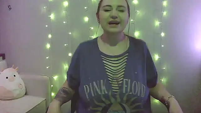 Snapshot of busteebetty chatting on February 17, 5:48 am busteebetty online show from February 17, 5:48 am