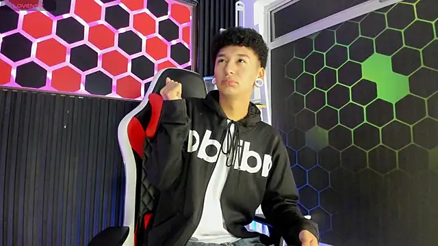 David Banks  online show from April 17, 12:52 pm