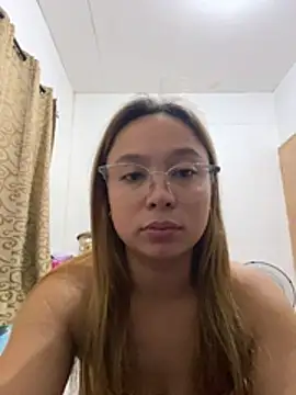 Snapshot of Wild_flower19 chatting on March 14, 11:15 am Wild flower19 online show from March 14, 11:15 am