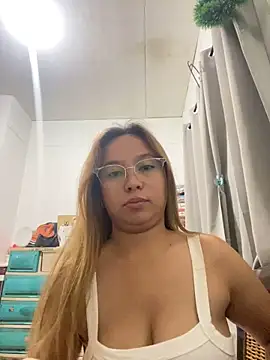 Snapshot of Wild_flower19 chatting on March 15, 2:56 pm Wild flower19 online show from March 15, 2:56 pm