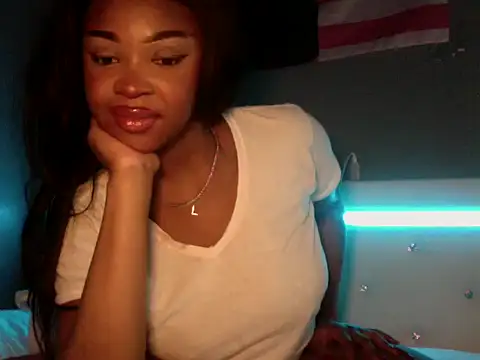 LuckyTonightx online show from May 15, 7:59 am