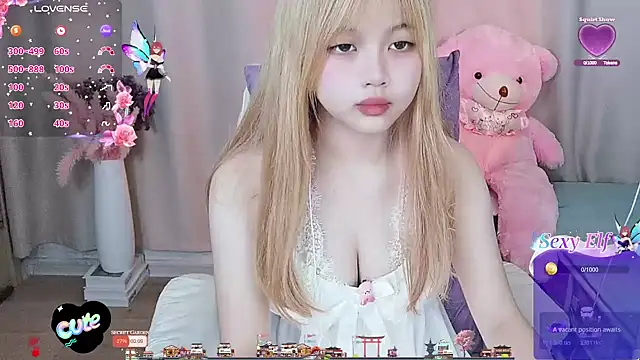 Snapshot of -Anya-666- chatting on February 24, 8:07 pm -Anya-666- online show from February 24, 8:07 pm