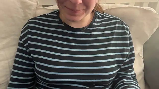 Lucyschickt online show from April 12, 7:19 pm