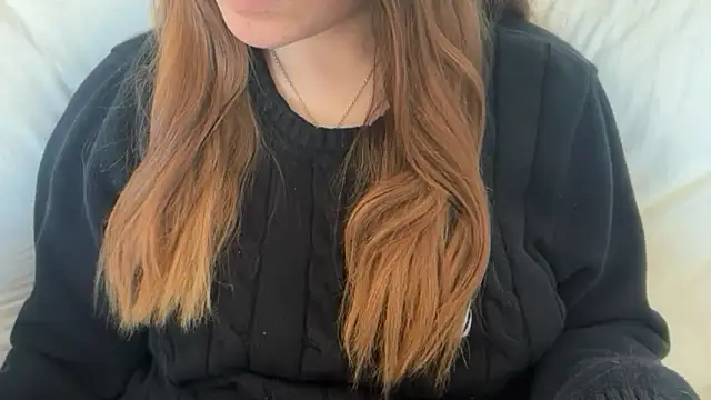 Lucyschickt online show from April 24, 2:52 pm