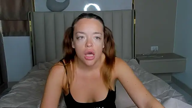 stellaa quenn online show from March 21, 12:04 am