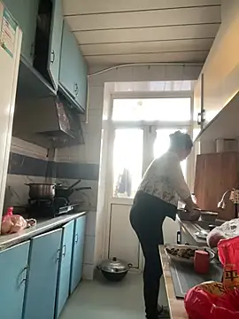 Youyou 12 online show from March 3, 10:59 pm