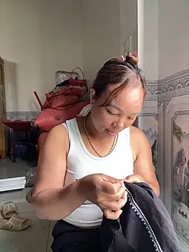 Snapshot of neyney110 chatting on April 13, 2:28 am neyney110 online show from April 13, 2:28 am