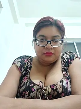 Snapshot of Elie_Hallway chatting on February 22, 6:50 pm Elie Hallway online show from February 22, 6:50 pm