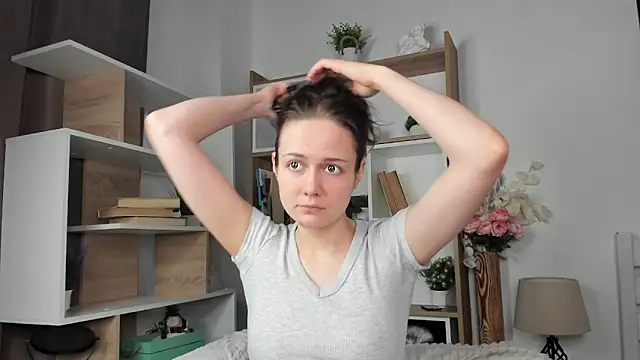 Snapshot of MalvinaTrafford chatting on February 9, 8:24 pm MalvinaTrafford online show from February 9, 8:24 pm