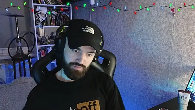 Snapshot of _Mostly_ chatting on February 9, 8:46 pm Mostly online show from February 9, 8:46 pm