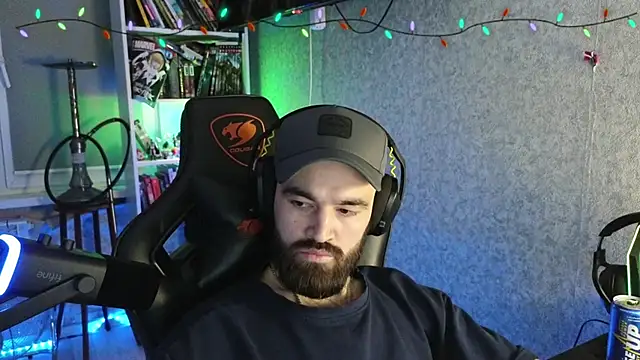 Snapshot of _Mostly_ chatting on February 14, 11:34 pm Mostly online show from February 14, 11:34 pm