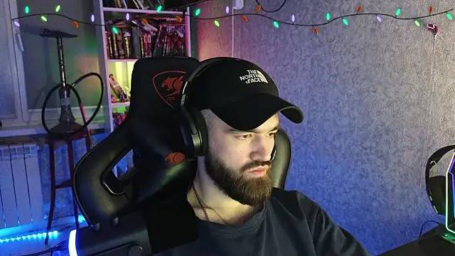 Snapshot of _Mostly_ chatting on March 1, 1:07 am Mostly online show from March 1, 1:07 am