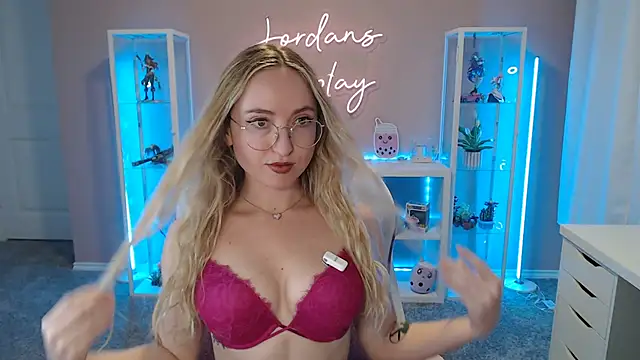 jordanscosplay online show from March 23, 5:50 pm