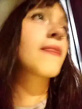 Snapshot of dieciochoyundia chatting on March 2, 12:35 am dieciochoyundia online show from March 2, 12:35 am