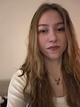 Snapshot of romyxxs chatting on February 2, 8:18 pm romyxxs online show from February 2, 8:18 pm