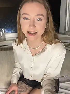 Snapshot of romyxxs chatting on February 28, 9:16 pm romyxxs online show from February 28, 9:16 pm