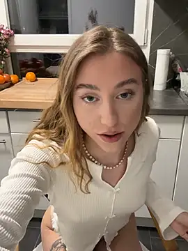 romyxxs online show from March 9, 7:07 pm