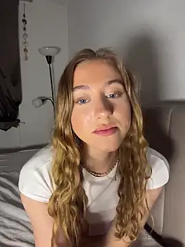 romyxxs online show from May 12, 7:44 pm