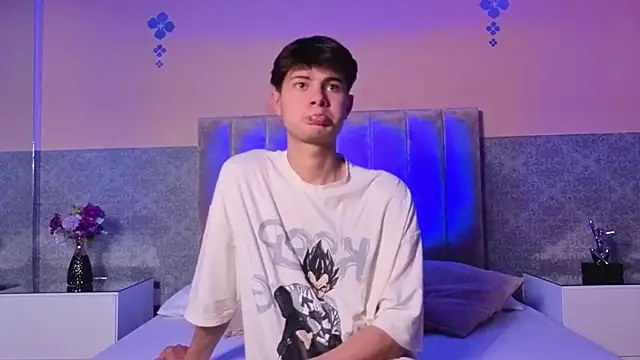 Snapshot of Derek_Sinn chatting on February 21, 7:48 pm Derek Sinn online show from February 21, 7:48 pm