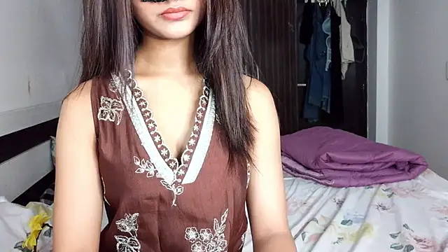 Snapshot of Alina_Teen chatting on June 25, 12:09 pm Alina Teen online show from June 25, 12:09 pm