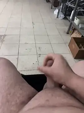 Snapshot of Can3438q chatting on February 6, 6:44 pm Can3438q online show from February 6, 6:44 pm