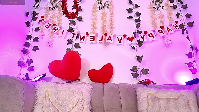 Stephanie Fontaine online show from February 17, 1:07 pm