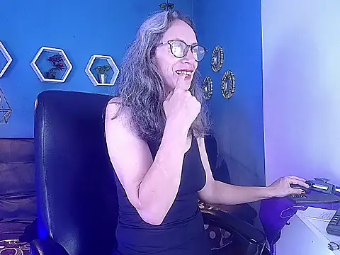 Snapshot of laurasofia45 chatting on February 17, 4:02 pm laurasofia45 online show from February 17, 4:02 pm