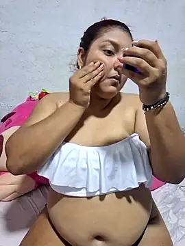 Snapshot of Amira-sultan chatting on February 8, 3:15 pm Amira-sultan online show from February 8, 3:15 pm