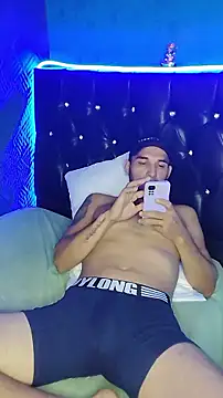 Snapshot of junior_men22 chatting on February 11, 12:43 pm junior men22 online show from February 11, 12:43 pm