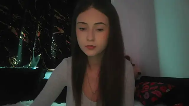 karlaluuvv online show from March 20, 2:33 pm