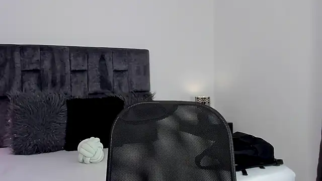 Malory Saenzz online show from February 8, 4:10 pm