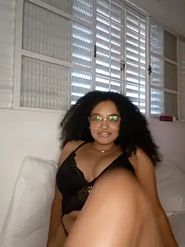 Snapshot of pandinhagamer chatting on January 31, 9:46 pm pandinhagamer online show from January 31, 9:46 pm