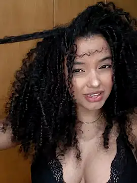 Snapshot of pandinhagamer chatting on February 21, 1:06 am pandinhagamer online show from February 21, 1:06 am