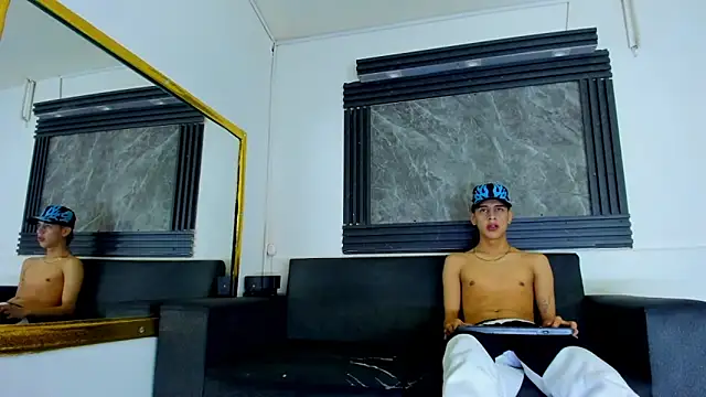 Snapshot of Dominic_26 chatting on February 5, 9:25 am Dominic 26 online show from February 5, 9:25 am