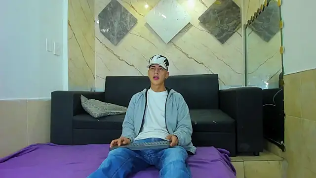 Snapshot of Dominic_26 chatting on February 27, 4:34 am Dominic 26 online show from February 27, 4:34 am