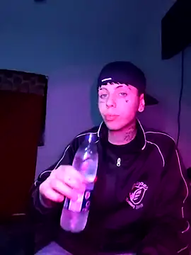 Snapshot of sableye21 chatting on April 5, 2:09 am sableye21 online show from April 5, 2:09 am