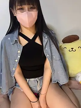 Snapshot of Mitsuki__jp chatting on April 18, 10:08 am Mitsuki jp online show from April 18, 10:08 am