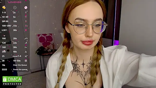 Snapshot of AdeLuna chatting on July 2, 11:33 pm AdeLuna online show from July 2, 11:33 pm