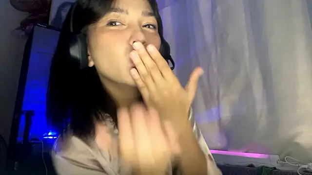 Snapshot of ConstancePorrini chatting on February 12, 7:36 am ConstancePorrini online show from February 12, 7:36 am