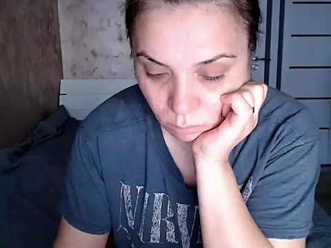 LorraGrey online show from April 14, 3:45 am