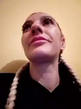 Snapshot of LannaQuinn chatting on February 18, 6:48 pm LannaQuinn online show from February 18, 6:48 pm