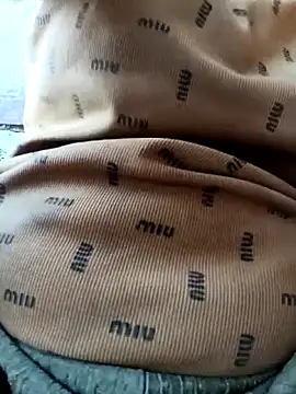 hot-luna- online show from May 25, 9:37 am