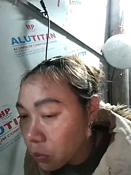 Snapshot of Bella-222 chatting on February 10, 11:58 am Bella-222 online show from February 10, 11:58 am