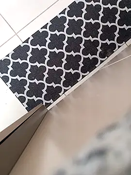 Snapshot of TropBig chatting on February 3, 9:58 am TropBig online show from February 3, 9:58 am